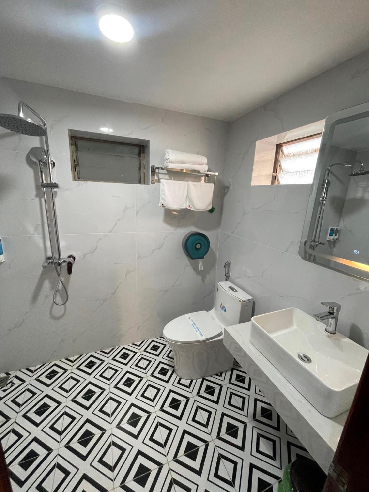 Nhat Tan Hotel Hà Nội Ngoại thất bức ảnh